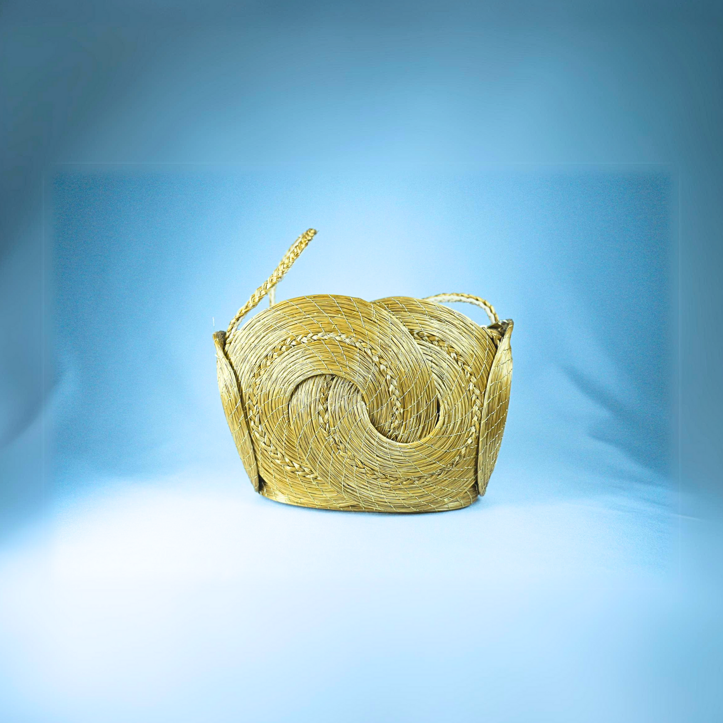 TREASURES OF BRAZIL - Handcrafted Natural Golden Grass Large Bag