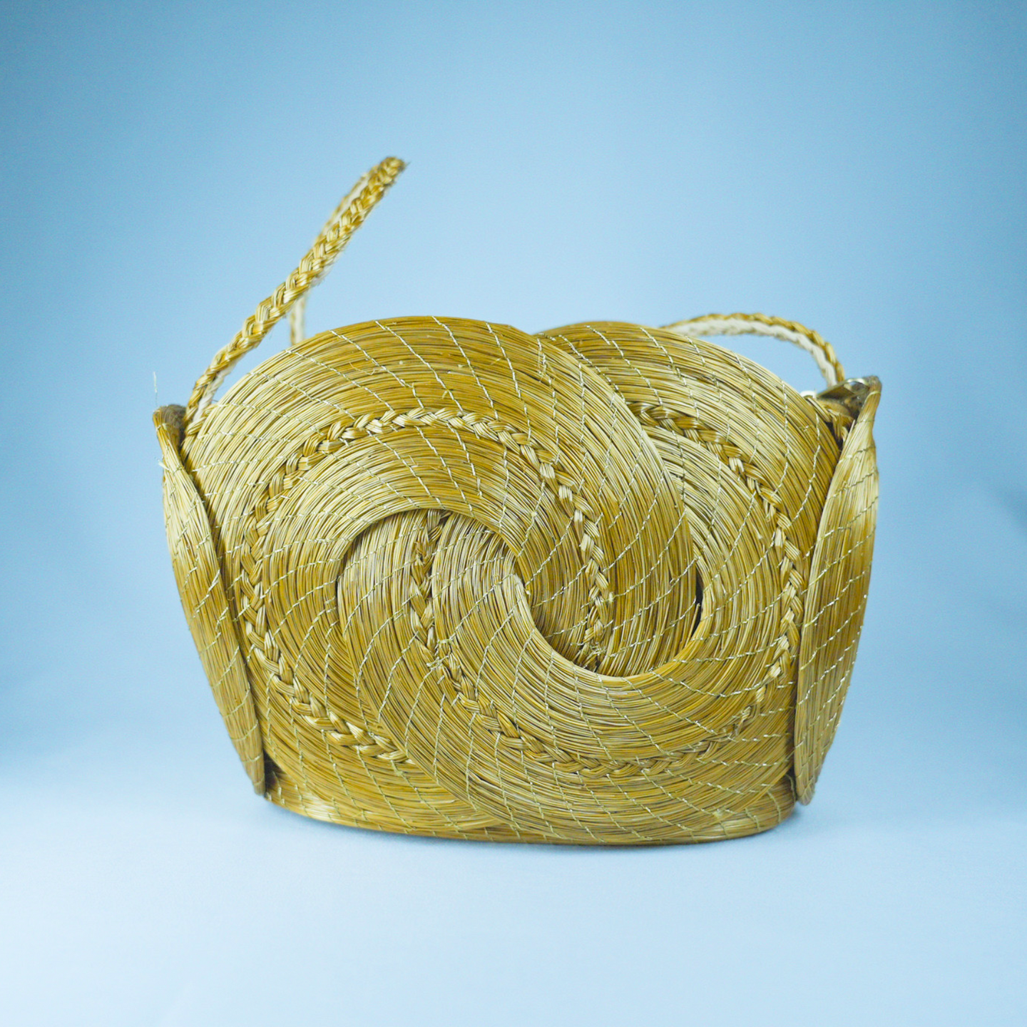 TREASURES OF BRAZIL - Handcrafted Natural Golden Grass Large Bag