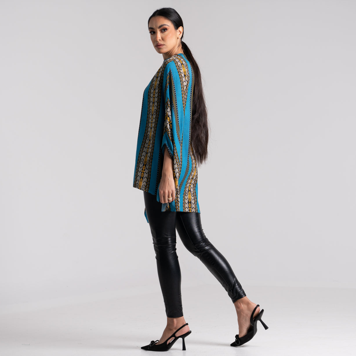 LA REINE - Blue sadu print batwing top