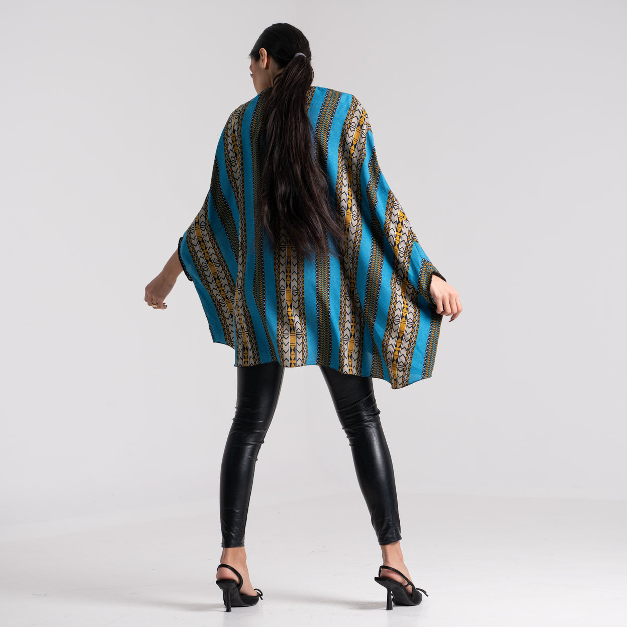 LA REINE - Blue sadu print batwing top