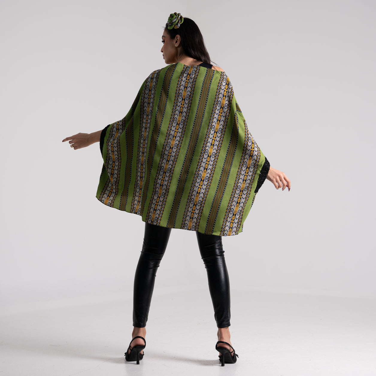 LA REINE - Green sadu print batwing top