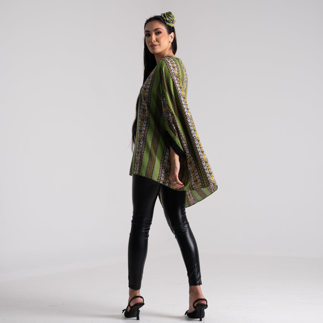 LA REINE - Green sadu print batwing top