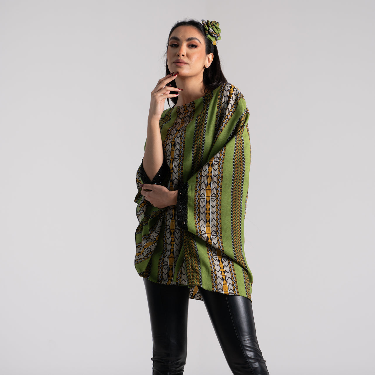 LA REINE - Green sadu print batwing top