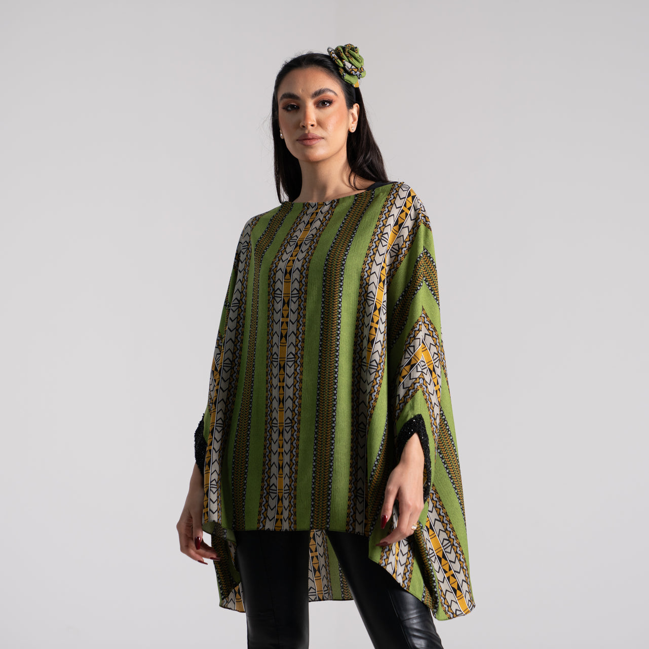 LA REINE - Green sadu print batwing top