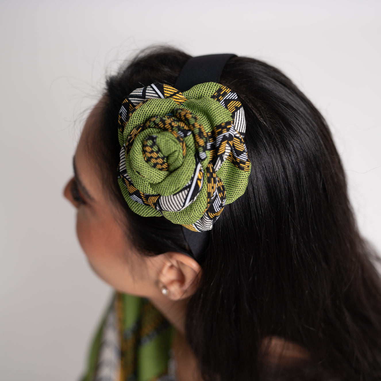 LA REINE - Handmade sadu flower headband