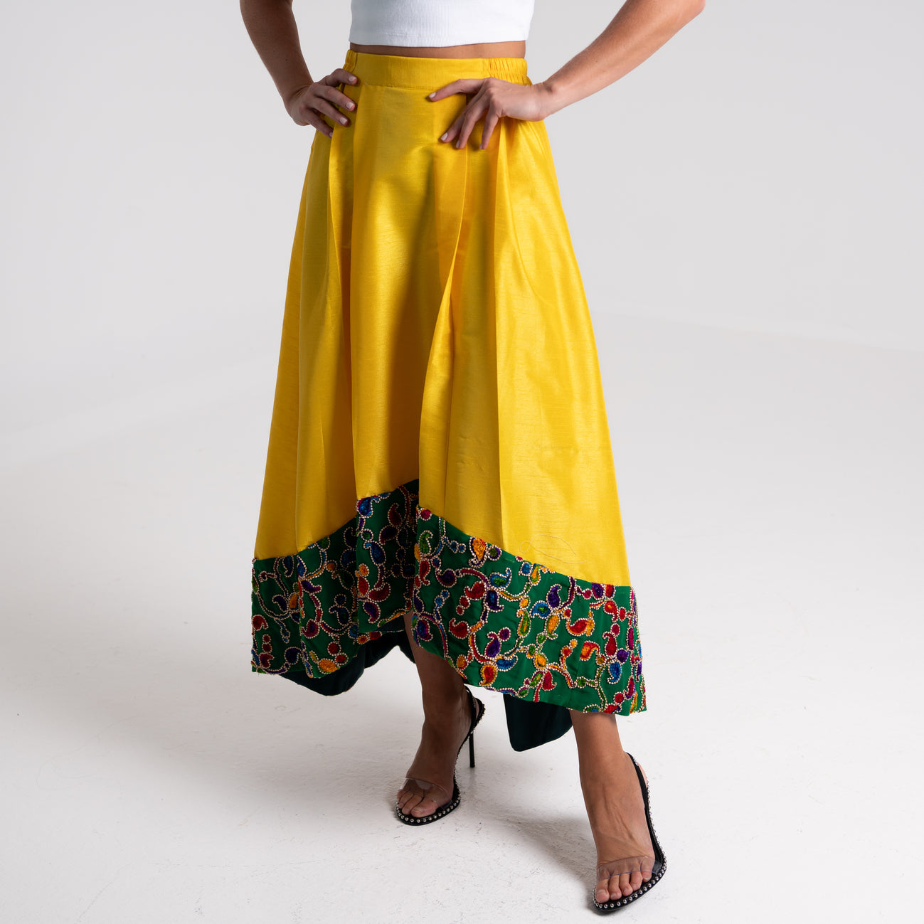 NOBLESSE - Embroidered silk shantung skirt