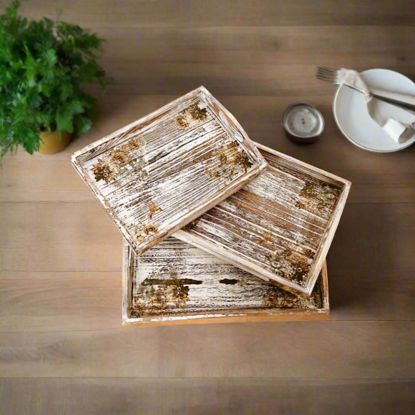 SCARLET BOUTIQUE - Decoupaged wooden shabby chic trays (Set of three)