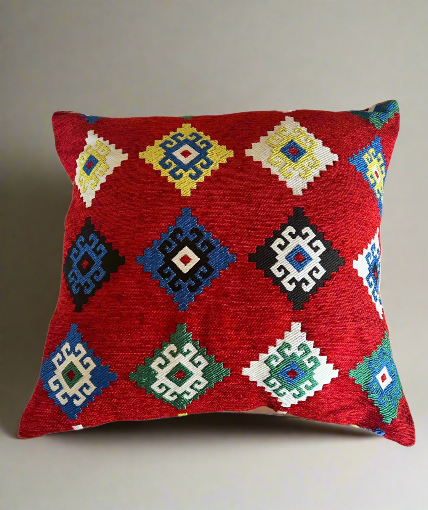 SCARLET BOUTIQUE - Traditional saudi patterns cushions