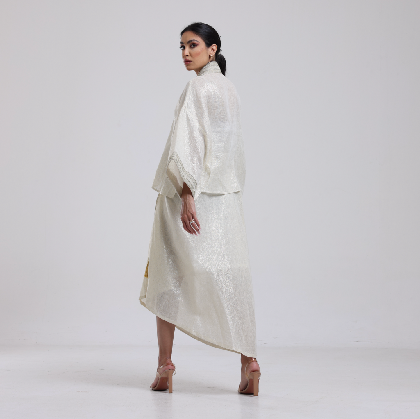 DALSH DESIGNS - Off-White Embroidered Linen Kimono Set