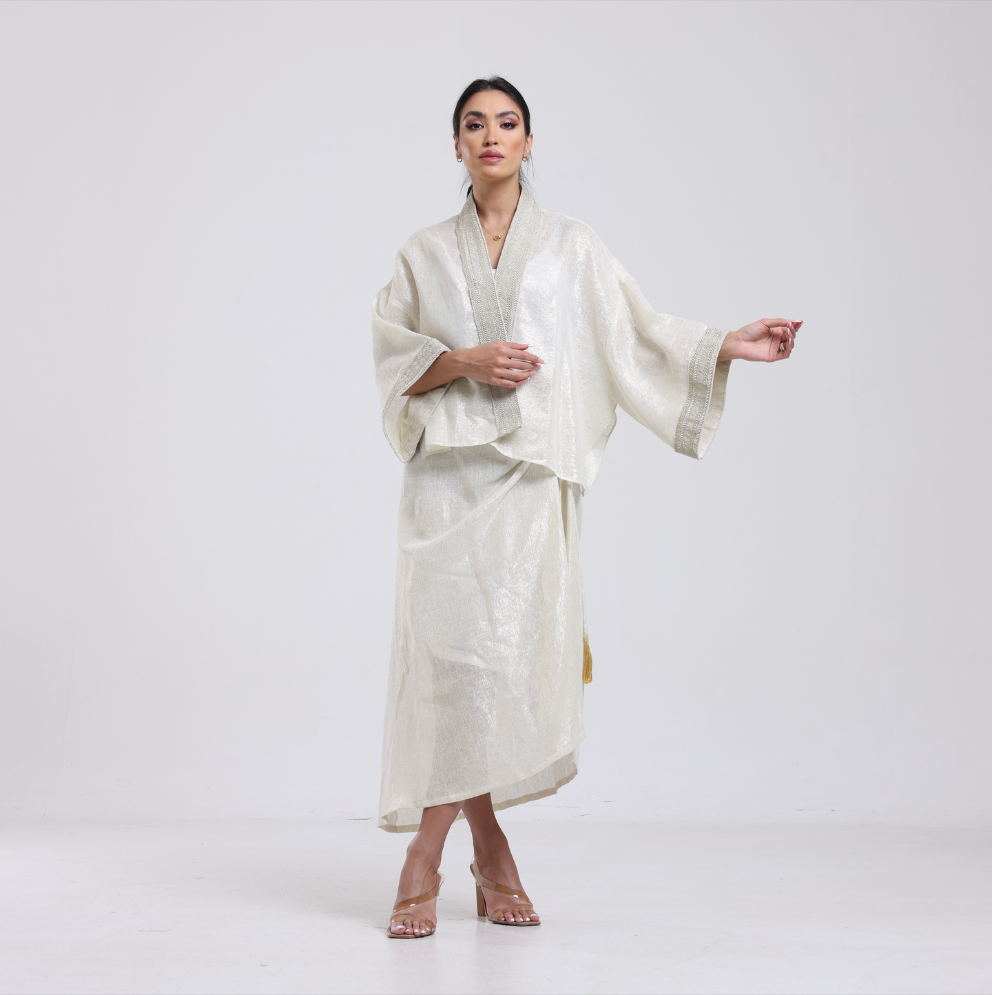 DALSH DESIGNS - Off-White Embroidered Linen Kimono Set