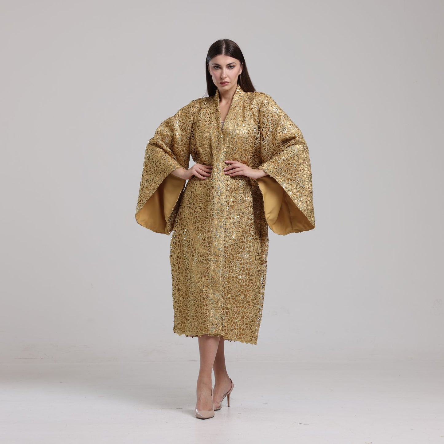 LA REINE - Gold sequenced guipure lace kimono